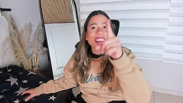 Snapshot of Rachell_criss chatting on November 5, 2025, 3:53 am Rachell criss online show from November 5, 2025, 3:53 am