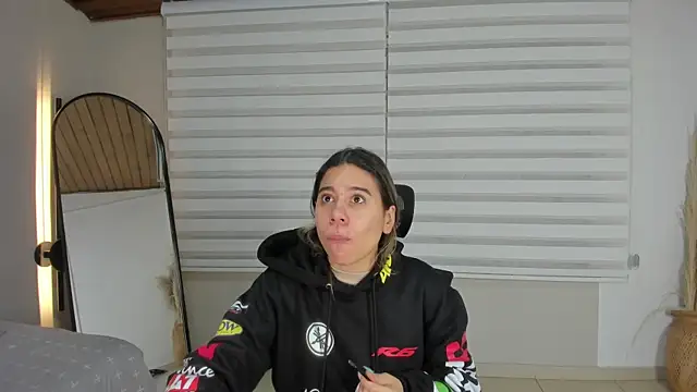 Snapshot of Rachell_criss chatting on November 30, 2025, 4:02 am Rachell criss online show from November 30, 2025, 4:02 am