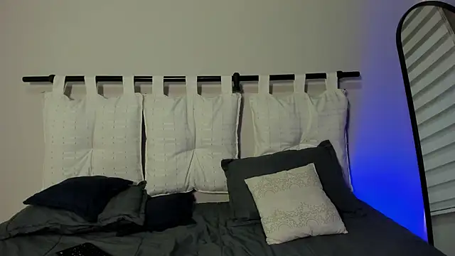 Snapshot of Rachell_criss chatting on September 14, 2025, 4:24 am Rachell criss online show from September 14, 2025, 4:24 am