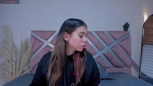 Rachell criss online show from March 28, 2026, 4:35 am