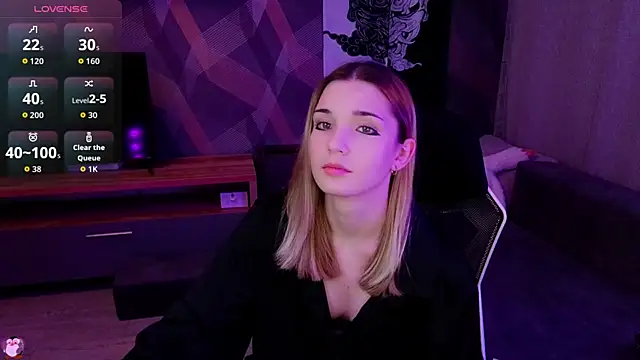 Sandy Belle online show from October 1, 2025, 6:45 pm