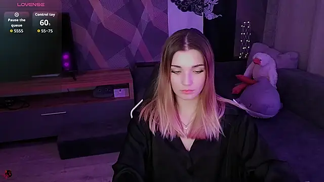 Sandy Belle online show from December 3, 2025, 8:08 pm