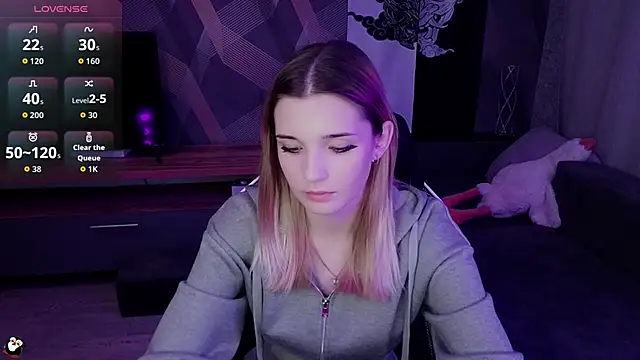 Sandy Belle online show from October 28, 2025, 7:13 pm