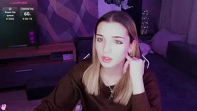 Sandy Belle online show from December 4, 2025, 7:57 pm