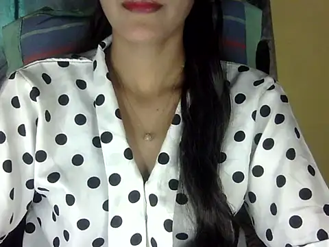 zara Khan0 online show from October 17, 2025, 3:32 am