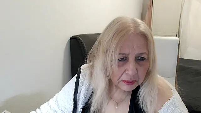 Snapshot of SusiLifeXXX chatting on May 19, 2026, 7:32 pm SusiLifeXXX online show from May 19, 2026, 7:32 pm