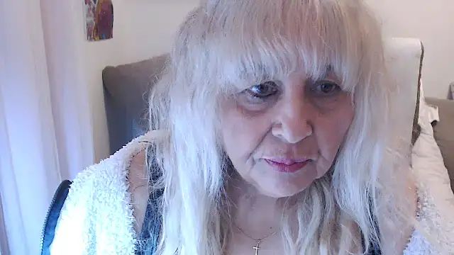 SusiLifeXXX online show from November 18, 2025, 8:45 pm