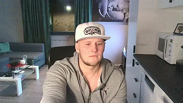 Dartanjanas13 online show from February 18, 2026, 8:16 pm