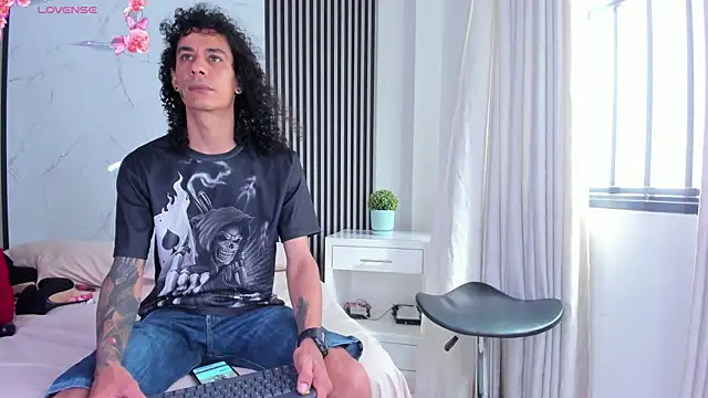 JackAndRosse  online show from April 11, 2026, 2:43 pm