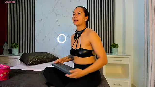 JackAndRosse  online show from December 4, 2025, 12:26 pm