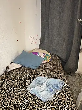 Nia Desire online show from April 28, 2026, 6:51 am