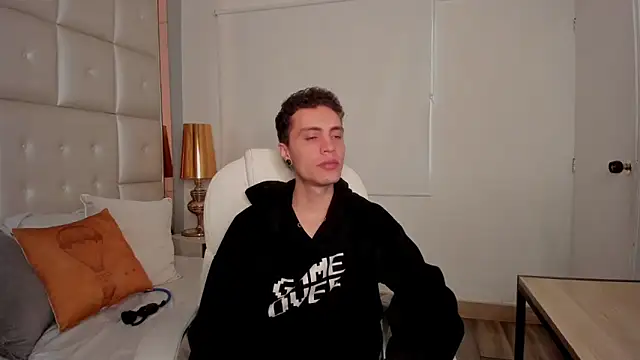 Snapshot of dark_sun302 chatting on September 17, 2025, 9:17 pm dark sun302 online show from September 17, 2025, 9:17 pm