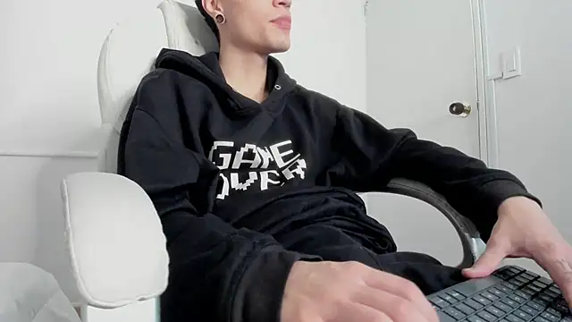 Snapshot of dark_sun302 chatting on September 21, 2025, 8:58 pm dark sun302 online show from September 21, 2025, 8:58 pm