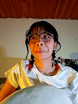 dolliette24 online show from July 5, 2026, 4:19 am