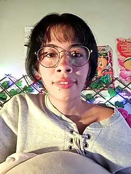 Snapshot of dolliette24 chatting on May 10, 2026, 9:35 am dolliette24 online show from May 10, 2026, 9:35 am
