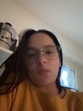 Snapshot of Maia_Park chatting on March 28, 2026, 5:03 pm Maia Park online show from March 28, 2026, 5:03 pm