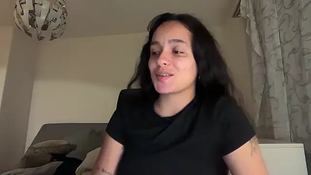 Snapshot of Maia_Park chatting on April 24, 2026, 11:07 pm Maia Park online show from April 24, 2026, 11:07 pm