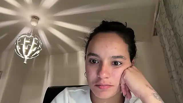Snapshot of Maia_Park chatting on April 11, 2026, 8:56 pm Maia Park online show from April 11, 2026, 8:56 pm