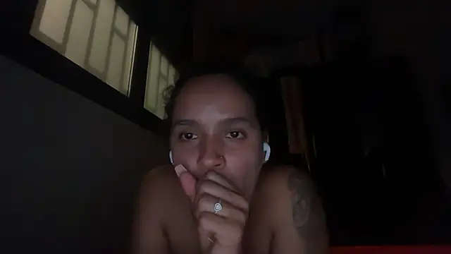 Snapshot of Maia_Park chatting on July 25, 2026, 8:48 pm Maia Park online show from July 25, 2026, 8:48 pm