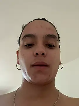 Snapshot of Maia_Park chatting on April 8, 2026, 3:35 pm Maia Park online show from April 8, 2026, 3:35 pm