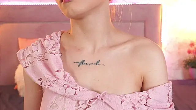 Snapshot of ChannelAngeless chatting on October 31, 2025, 10:23 am ChannelAngeless online show from October 31, 2025, 10:23 am