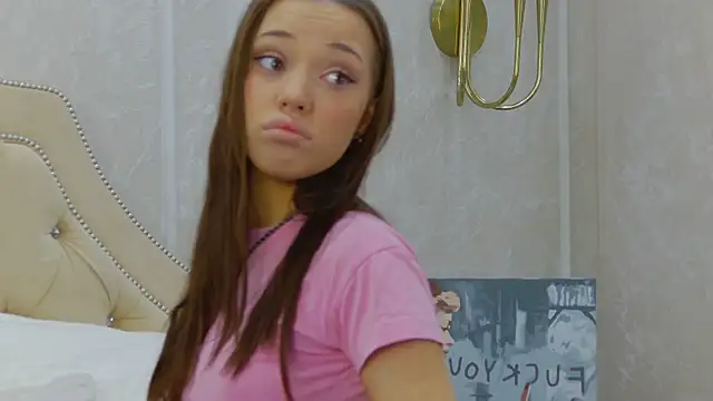 ZoeyNeal online show from April 2, 2026, 2:24 pm