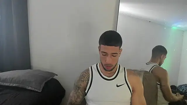 ThiagoLugo online show from April 1, 2026, 4:04 pm