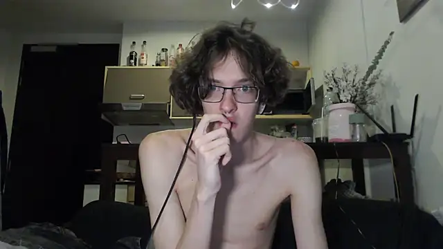 Snapshot of LovesomeCookie chatting on September 19, 2025, 2:32 pm LovesomeCookie online show from September 19, 2025, 2:32 pm