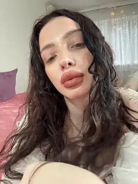 Hannah xBaby online show from November 18, 2025, 11:35 am