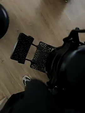 Snapshot of Mrdim26 chatting on November 1, 2025, 3:06 pm Mrdim26 online show from November 1, 2025, 3:06 pm