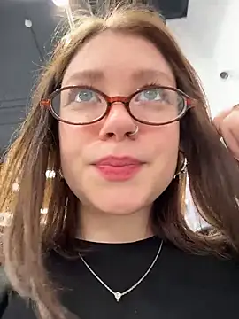 Snapshot of lucy-joy chatting on March 1, 2026, 9:31 am lucy-joy online show from March 1, 2026, 9:31 am