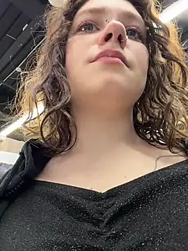 lucy-joy online show from March 17, 2026, 7:33 am