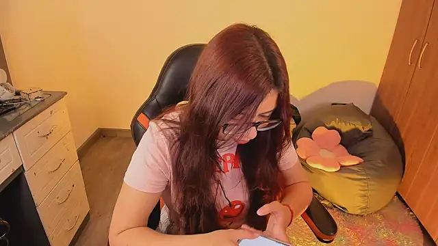 Snapshot of Verolake chatting on October 1, 2025, 3:16 pm Verolake online show from October 1, 2025, 3:16 pm