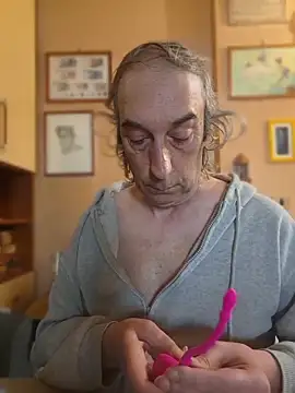 Snapshot of bi_dare chatting on April 12, 2026, 9:45 am bi dare online show from April 12, 2026, 9:45 am