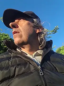 Snapshot of bi_dare chatting on April 6, 2026, 5:03 pm bi dare online show from April 6, 2026, 5:03 pm