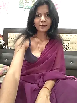 Yourhotsweetgirl online show from November 17, 2025, 5:06 pm