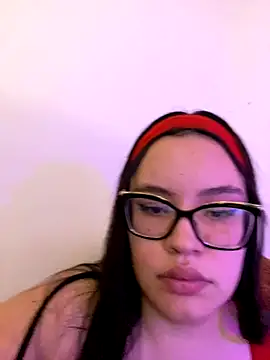 Emily Taylor2 online show from December 1, 2025, 2:01 am