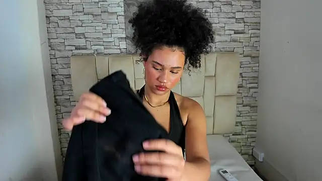 Snapshot of Celesste_doll chatting on November 27, 2025, 1:11 pm Celesste doll online show from November 27, 2025, 1:11 pm