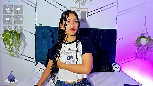 Snapshot of Camilla_Miller01 chatting on November 21, 2025, 6:29 pm Camilla Miller01 online show from November 21, 2025, 6:29 pm