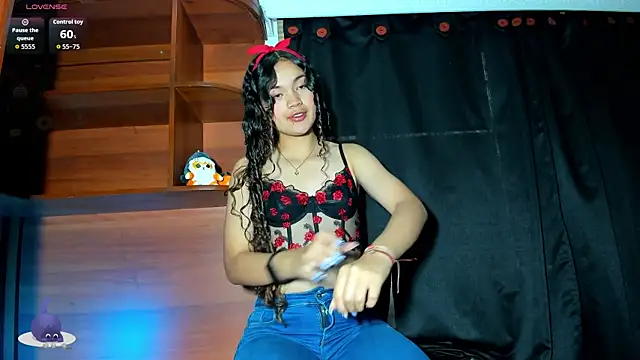 Snapshot of Camilla_Miller01 chatting on December 2, 2025, 9:05 pm Camilla Miller01 online show from December 2, 2025, 9:05 pm