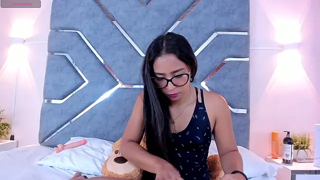 Snapshot of AmyStar1 chatting on October 13, 2025, 3:35 pm AmyStar1 online show from October 13, 2025, 3:35 pm