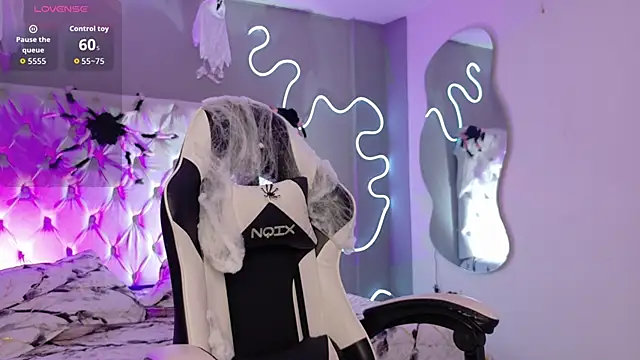 Megan  cole1 online show from October 23, 2025, 4:11 am