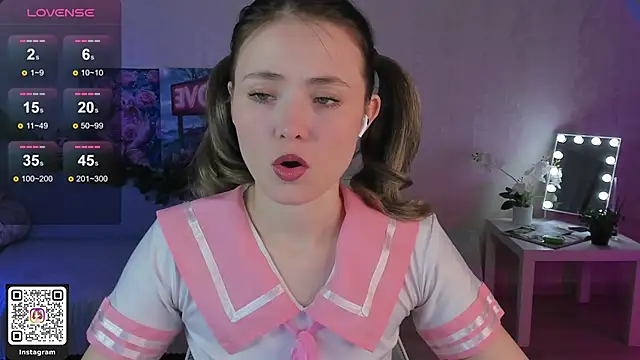 Snapshot of ArleneThomas chatting on December 5, 2025, 1:43 pm ArleneThomas online show from December 5, 2025, 1:43 pm