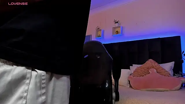 Snapshot of Ares_di_martin chatting on December 19, 2025, 2:08 pm Ares di martin online show from December 19, 2025, 2:08 pm