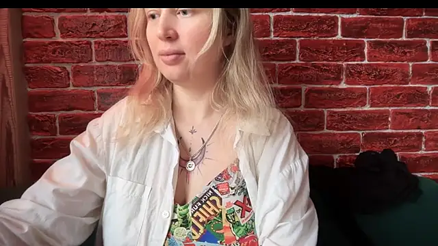 Snapshot of CitrusBlissss chatting on October 24, 2025, 2:10 am CitrusBlissss online show from October 24, 2025, 2:10 am