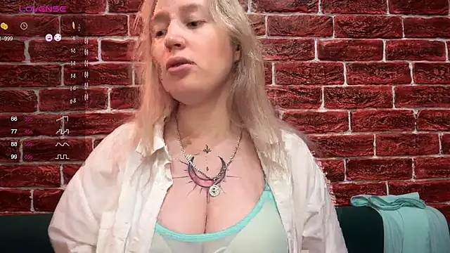 Snapshot of CitrusBlissss chatting on November 7, 2025, 3:16 pm CitrusBlissss online show from November 7, 2025, 3:16 pm