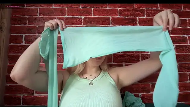 Snapshot of CitrusBlissss chatting on November 3, 2025, 2:17 am CitrusBlissss online show from November 3, 2025, 2:17 am