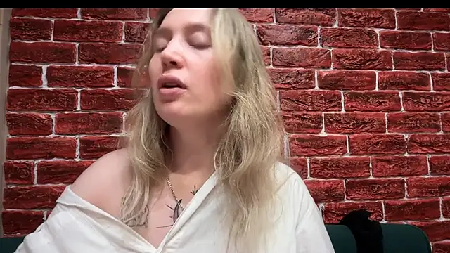 Snapshot of CitrusBlissss chatting on October 22, 2025, 2:16 pm CitrusBlissss online show from October 22, 2025, 2:16 pm