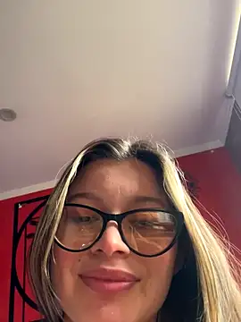 Snapshot of KoraSweett chatting on December 5, 2025, 6:39 pm KoraSweett online show from December 5, 2025, 6:39 pm