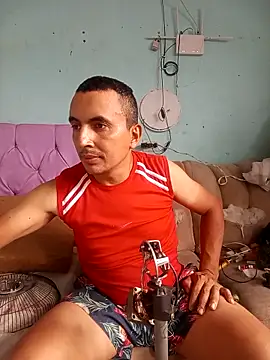 miroqui143 online show from February 8, 2026, 3:21 pm